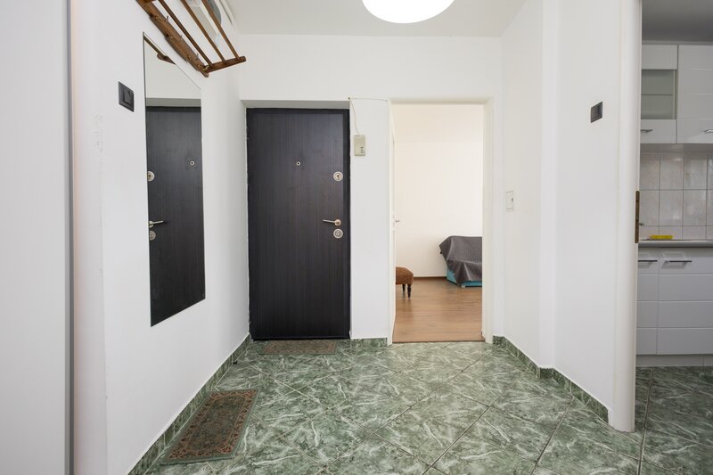 Titan Inchiriere apartament de 3 camere (str. Soldat Petre M. Tina)