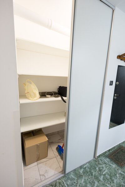 Titan Inchiriere apartament de 3 camere (str. Soldat Petre M. Tina)